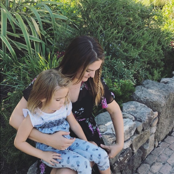 Meet your Posher, Aimee! - Picture 5 of 7